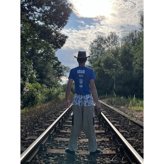 Vigyázz, kész, nyuszi! (khaki zöld, mintás férfi pamut nadrág zsebbel)