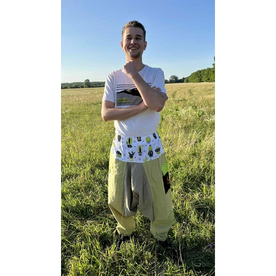 SpikyWest (zöld, kaktusz mintás férfi pamut nadrág zsebbel)