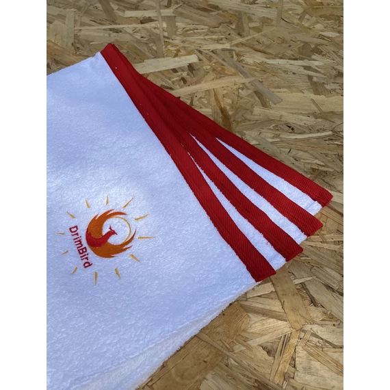 RedBorderOpen (nyitott fehér pamut legyezős törölköző, piros szegéllyel)