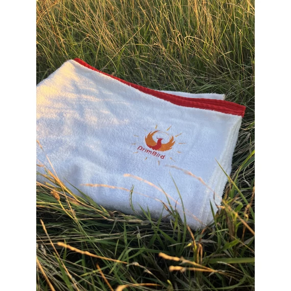 RedBorder (fehér pamut legyezős törölköző, piros szegéllyel)