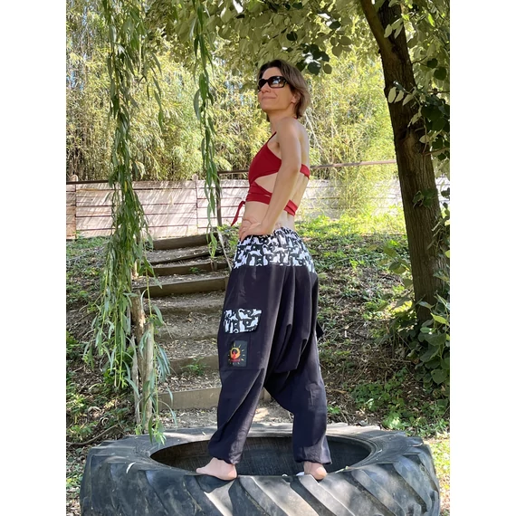 WhiteCat (fehér cica mintás, fekete női pamut nadrág)